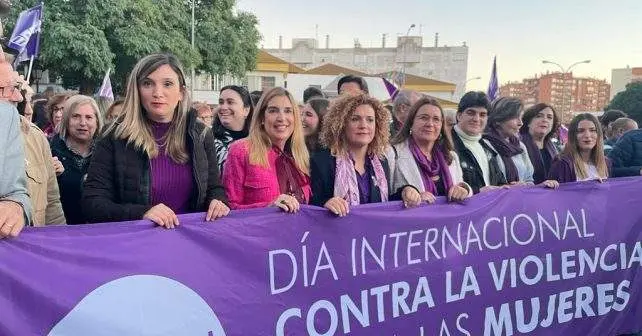 Limón, en la cabeza de la manifestación feminista