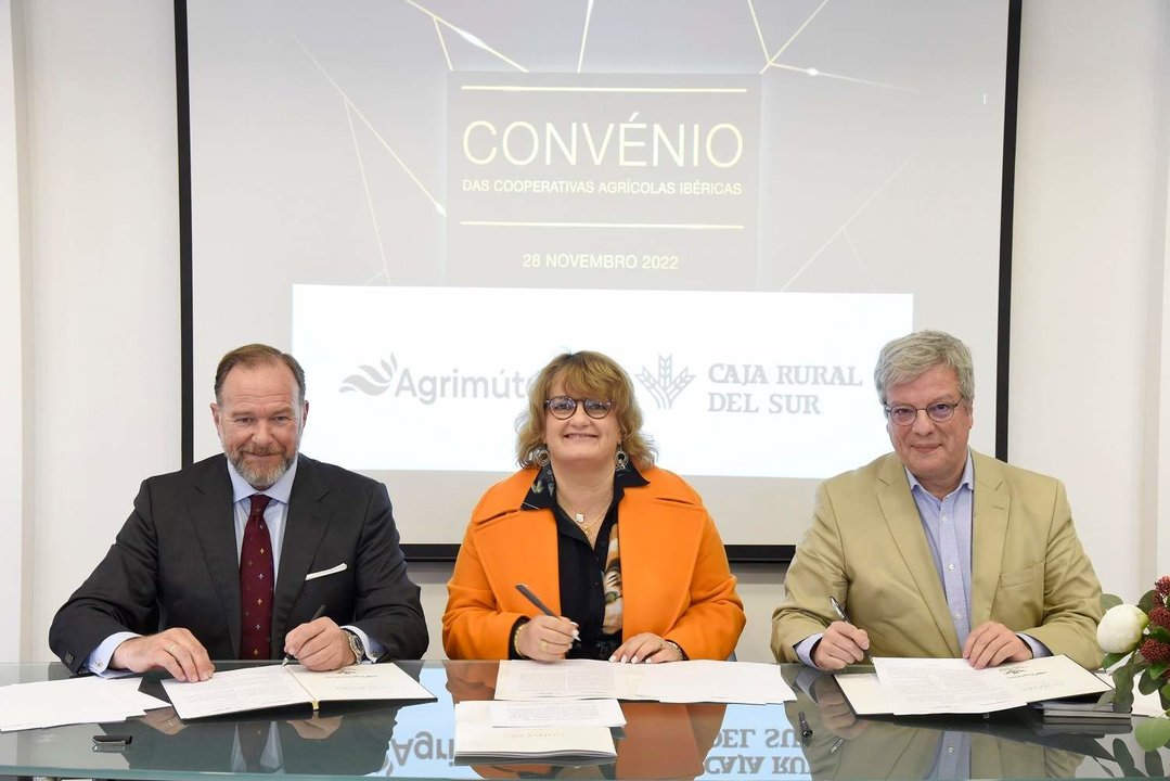 221202. Firma de los acuerdos de Caja Rural del Sur con las Cooperativas financieras portuguesas