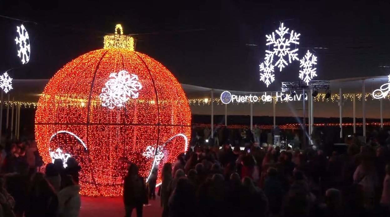 Iluminación navideña en la zona del Puerto de Huelva