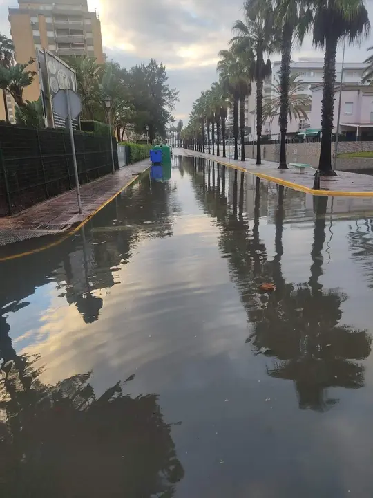 Inundaciones en La Antilla y Lepe. Foto:Consorcio Bomberos