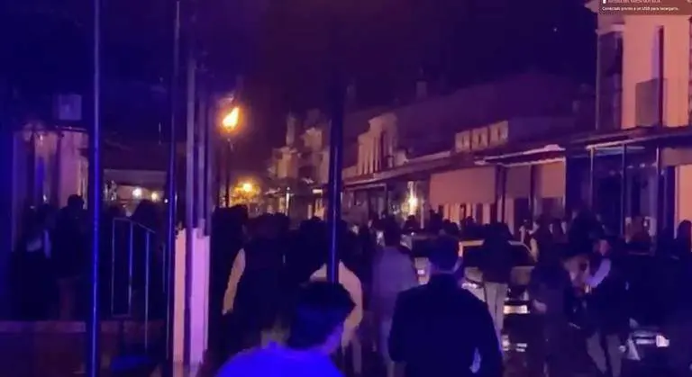 Multitud de jóvenes se agolpan en Navidad en El Rocío
