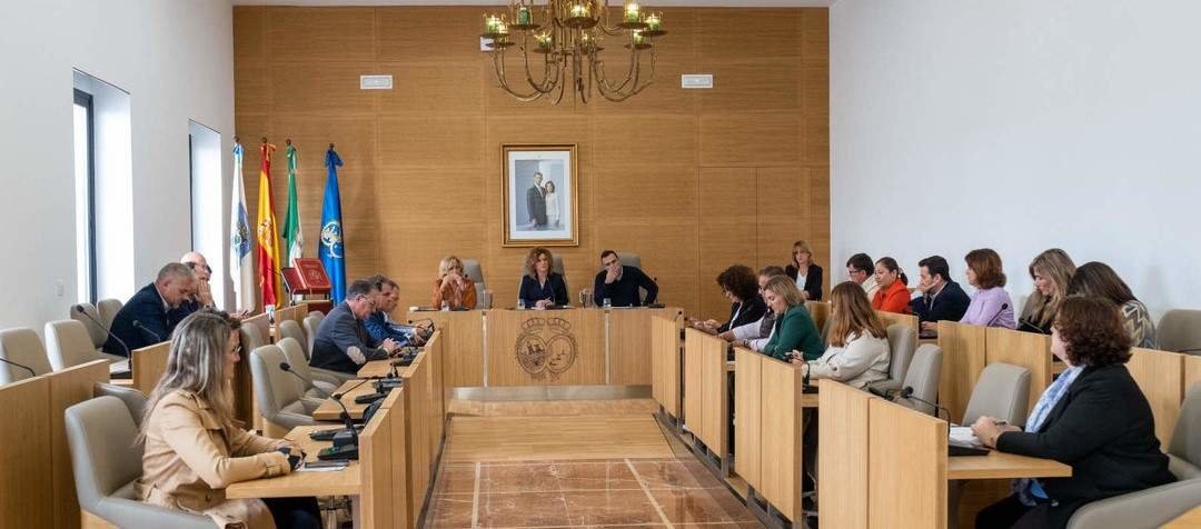 Pleno de la Diputación de Huelva bajo la Presidencia de María Eugenia Limón