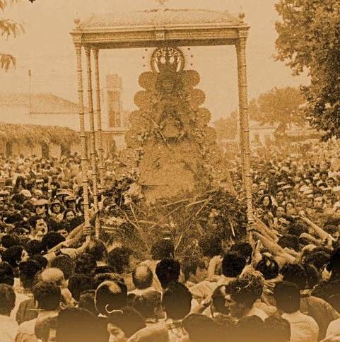 Imagen retrospectiva, con orden, de la procesión del Rocío