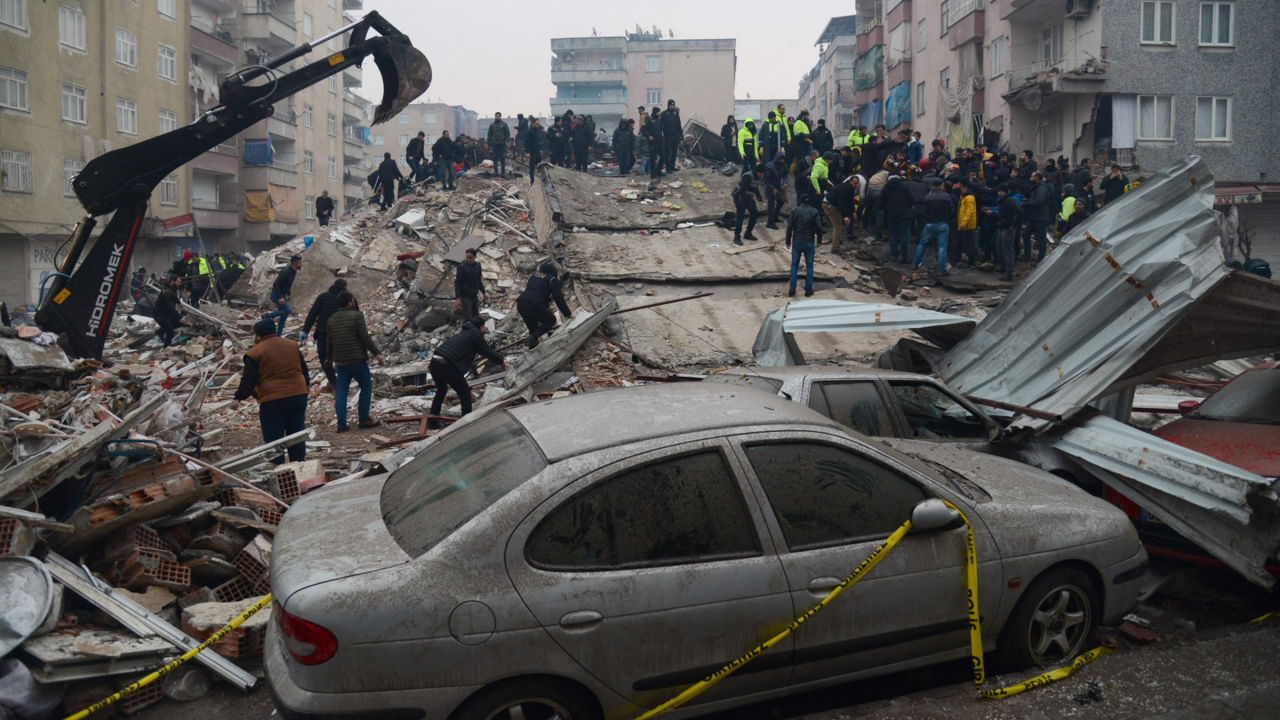 Imágenes de los destrozos causados por el terremoto distribuidas por TVE
