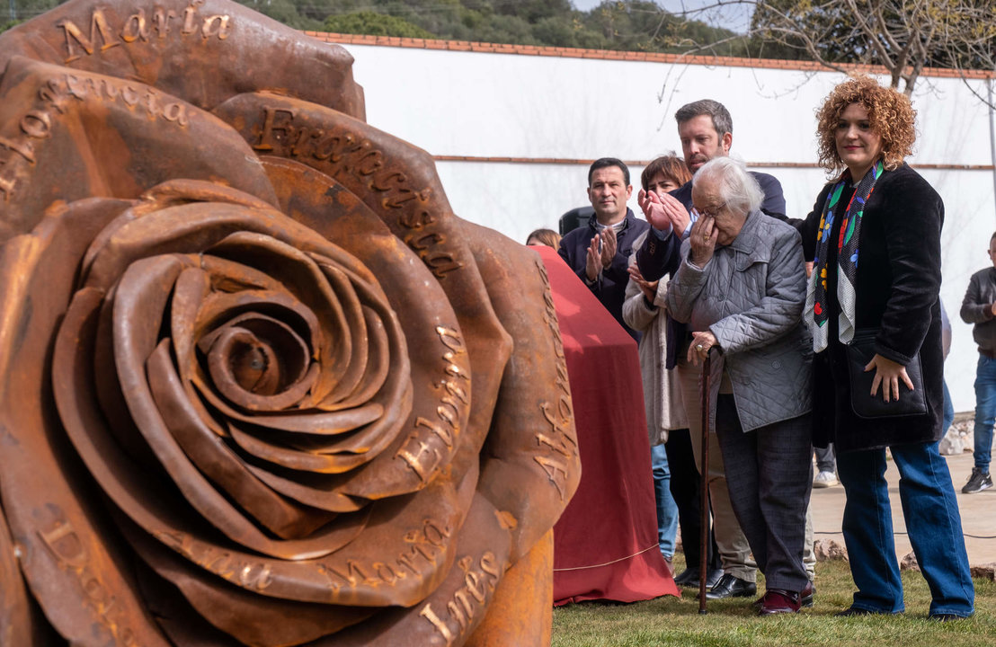 Inauguración del memorial que recuerda a las víctimas de la represión franquista