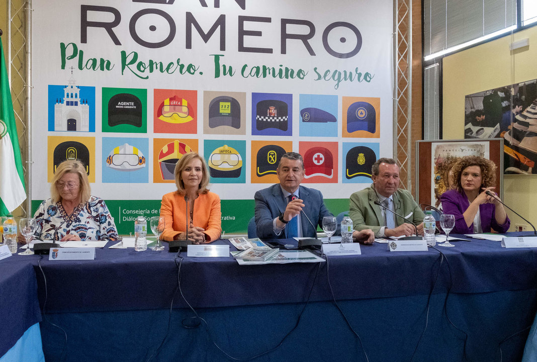 María Eugenia Limón, presidenta de la Diputación a la derecha en la reunión del Plan Romero 2023