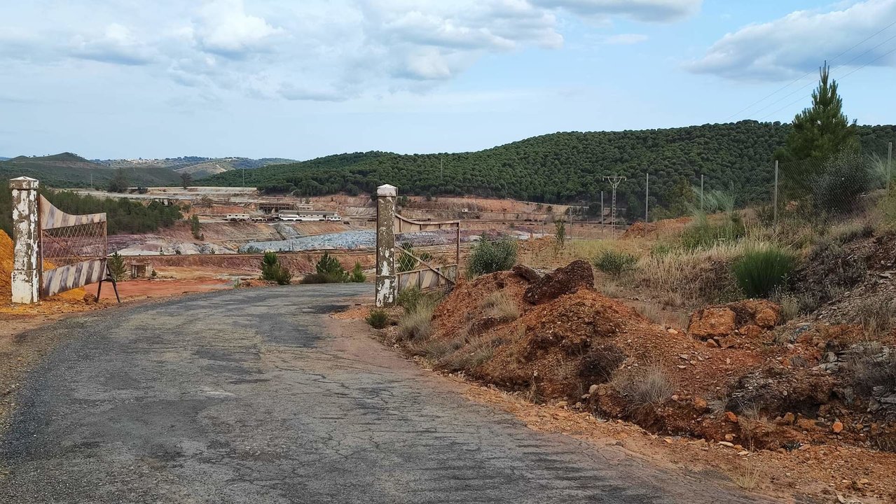 Carretera en la zona minera objeto de la crítica