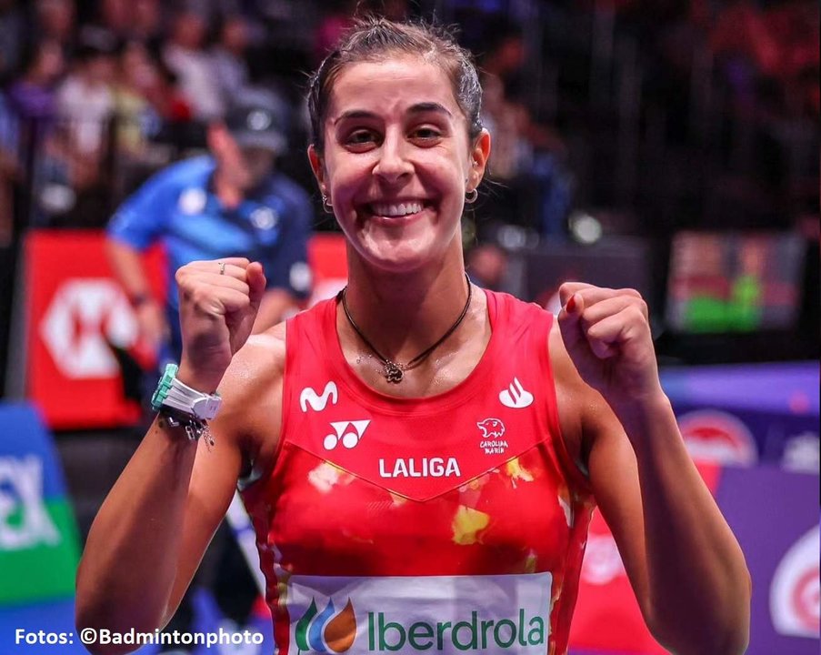 Carolina Marín celebra su primer triunfo en el Mundial.