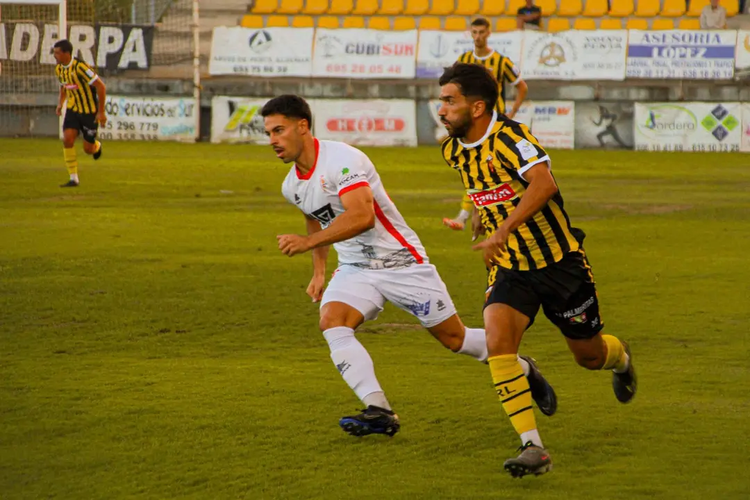 Lance del encuentro entre el San Roque y el Antoniano.