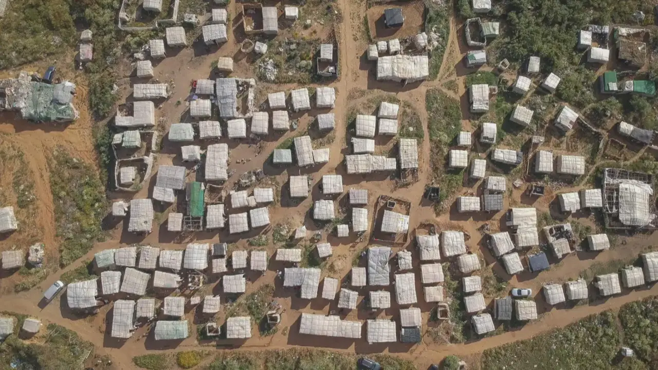 Vista de dron de un asentamiento en Huelva, los hay así en Lepe o, Moguer, Palos o Lucena