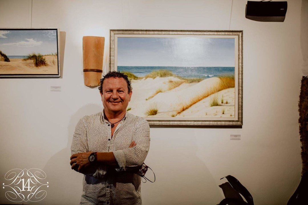 José Manuel Durón en una de sus exposiciones