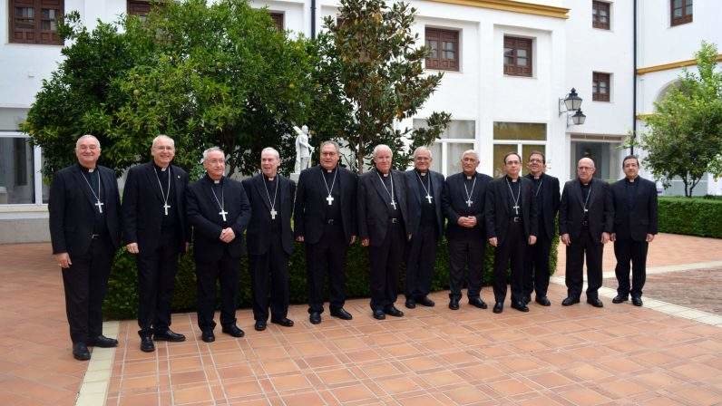 Presentación de la UNiversidad a la Asamblea de Obispos del Sur, donde se incluye Huelva