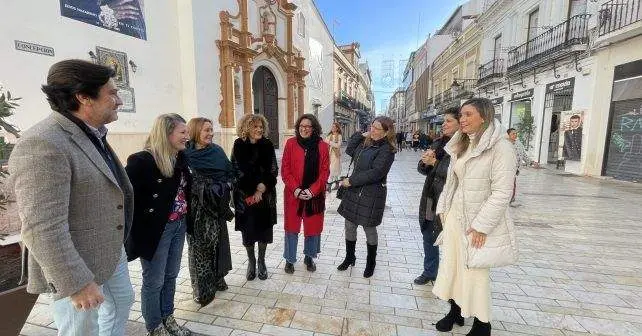 Enrique Gaviño, junto a dirigentes socialistas