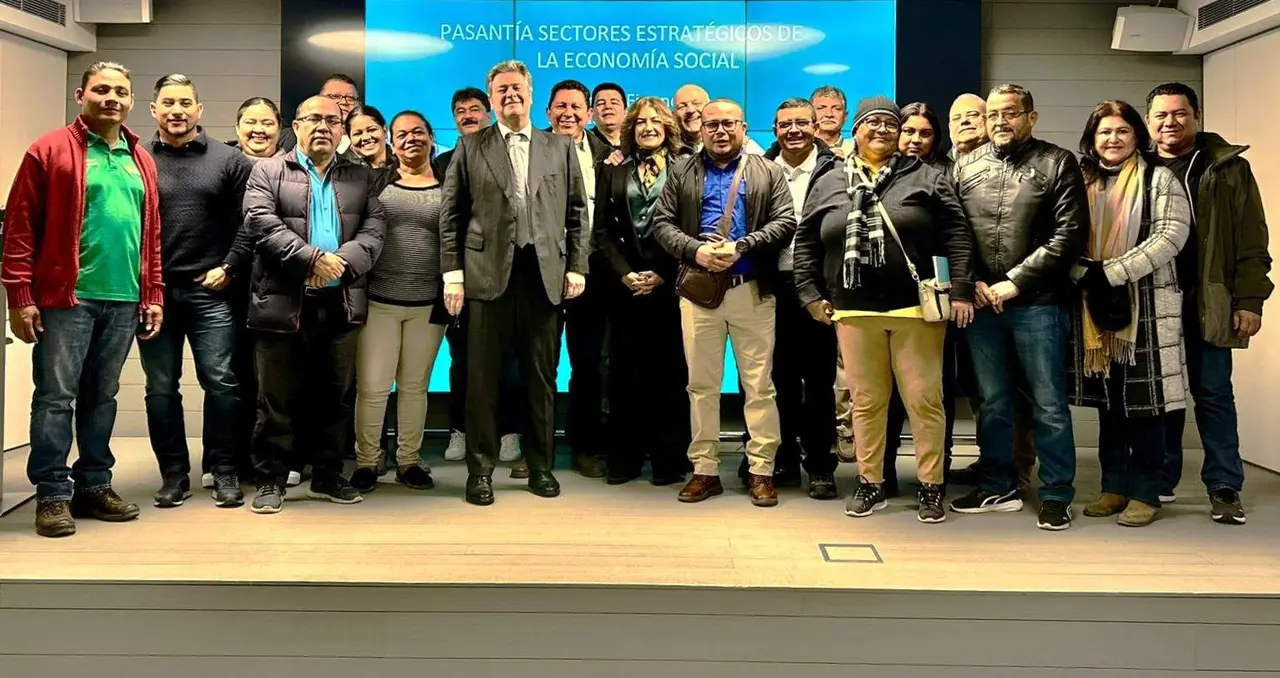 Visita de representantes de la principal Cooperativa de Honduras a Caja Rural del Sur