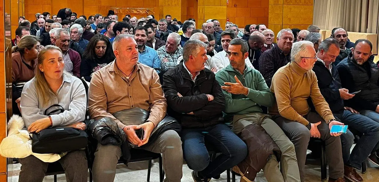 Asamblea de agricultores y empresarios agrícolas