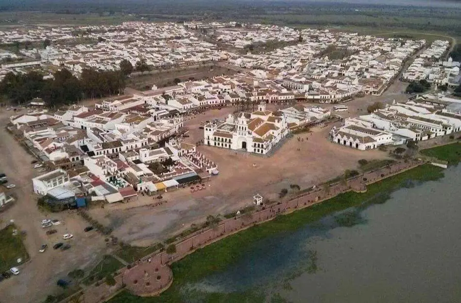 Vista aérea de la aldea de El Rocío