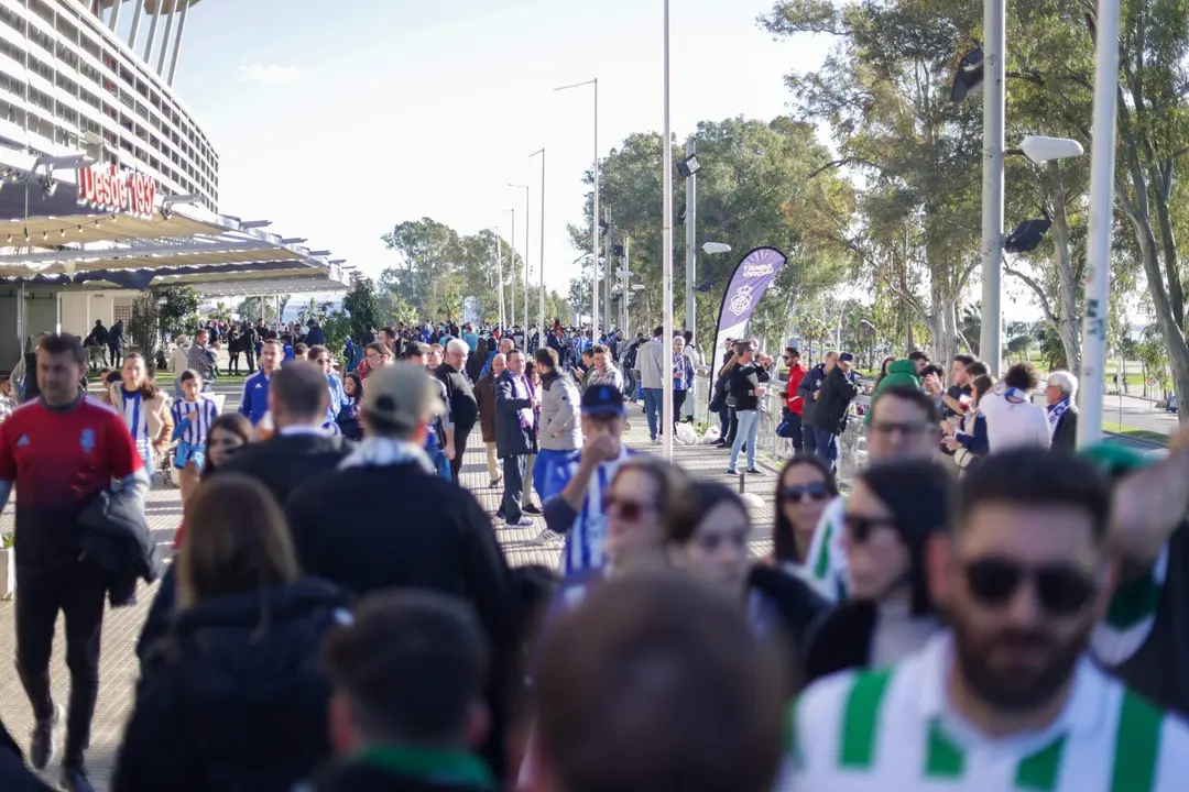 Los alrededores del Nuevo Colombino antes del partido.