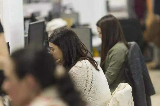 Trabajadoras en una oficina