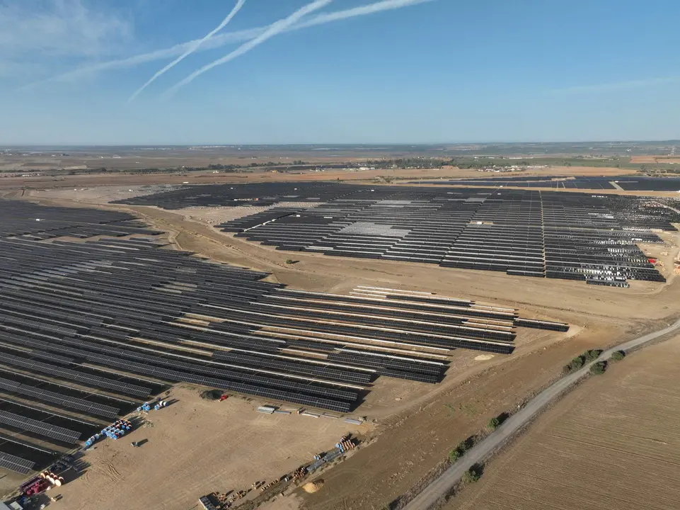 Planta fotovoltaica de La Luz en la zona de La Carrascosa