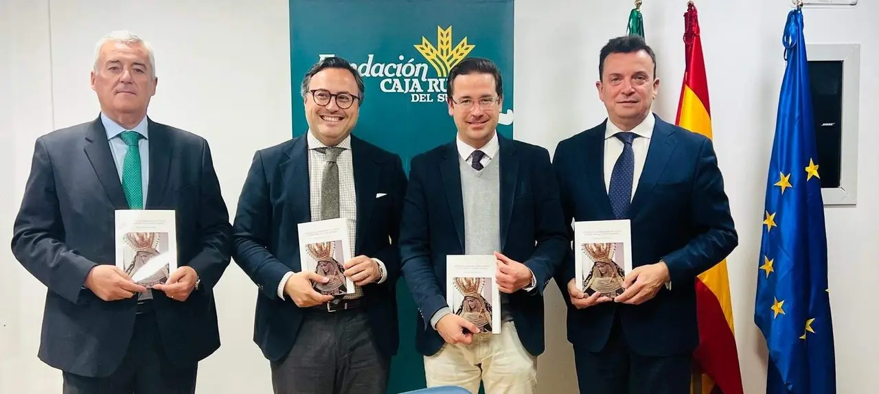 Acto de presentación del libro sobre la Semana Santa de Huelva