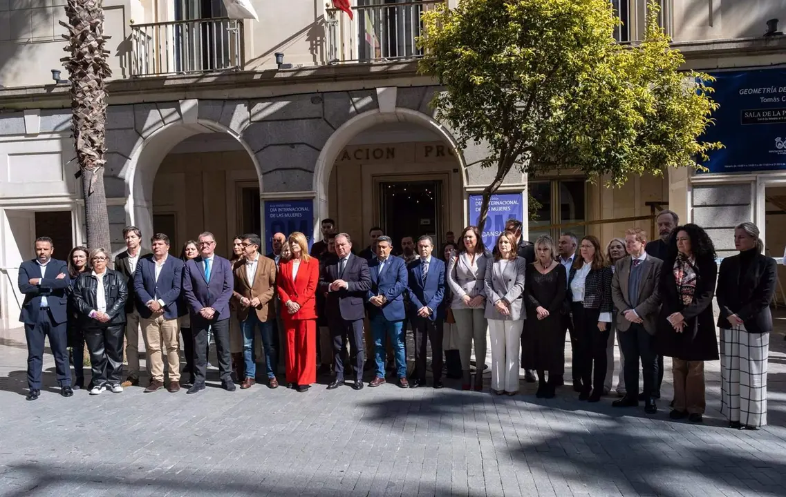 Minuto de silencio en recuerdo de las víctimas del 11 M