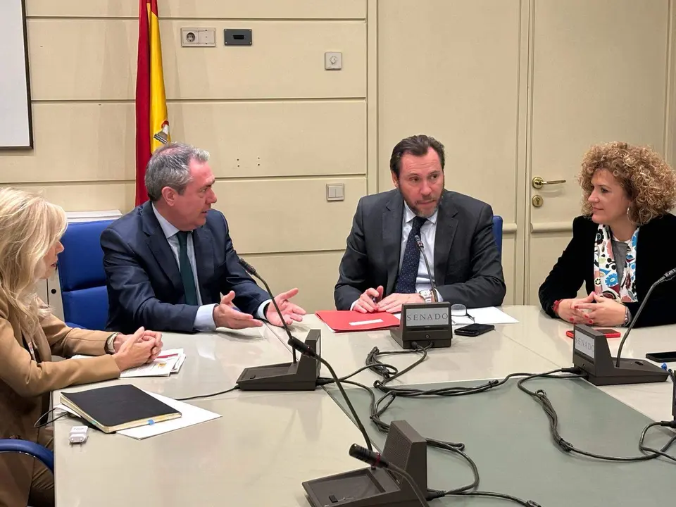 M. José Rico. Espadas y Limón con el ministro Óscar Puente