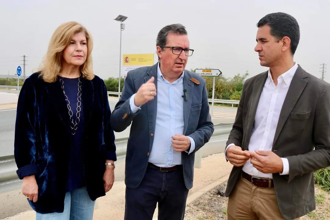 González durante su visita a los accesos