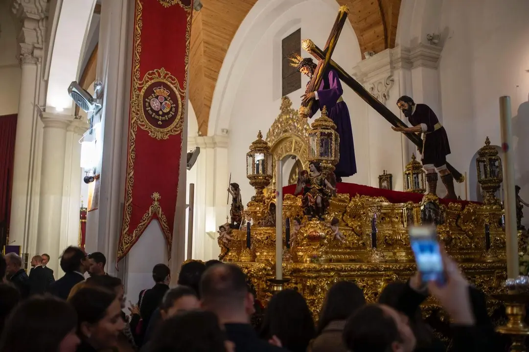 Visitas en los templos sustituyeron al procesionar