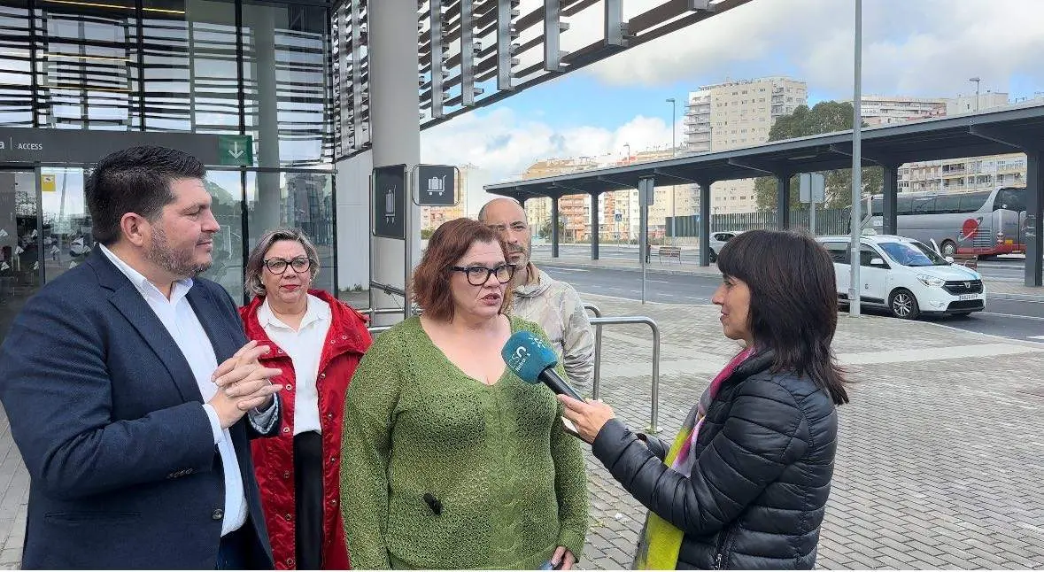 Rivera y Toti, en la estación de ferrocarril