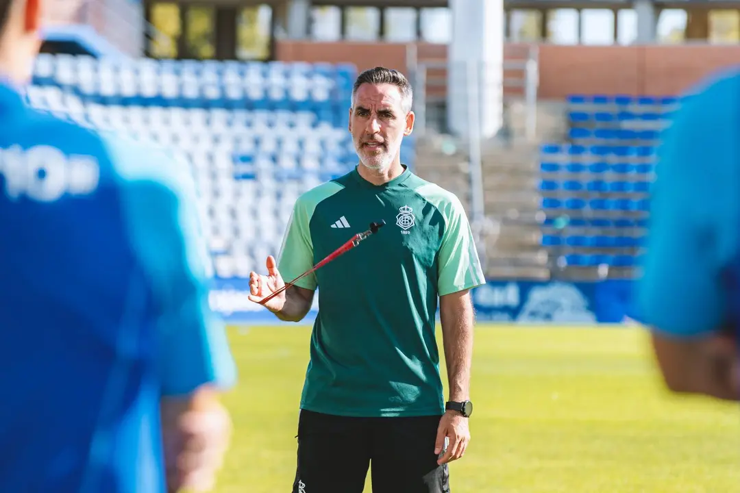 Abel Gómez durante un entreno del Recreativo.