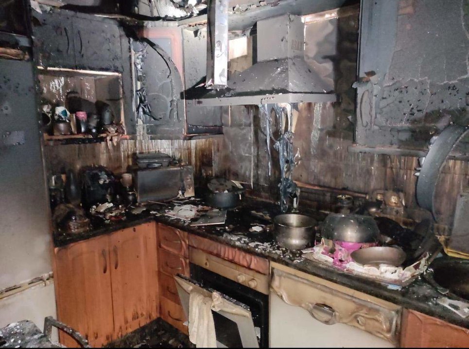 Estado de la cocina del inmueble tras el incendio