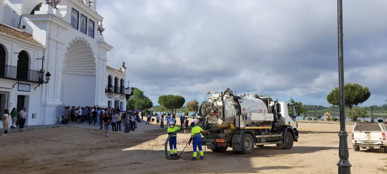 Desatasco preventivo saneamiento Aqualia romería Rocío