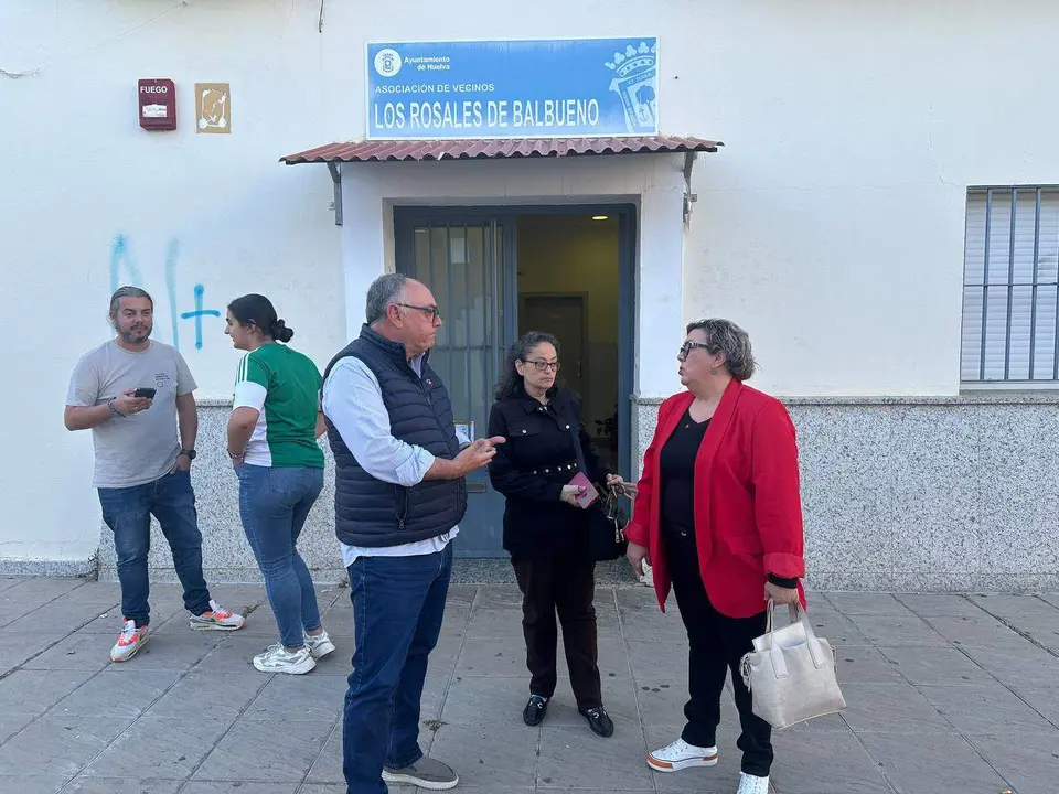 Visita de Rossi a los vecinos de Los Rosales