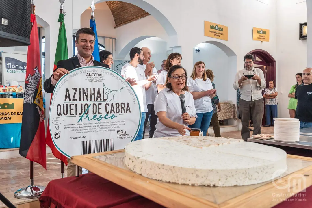 Queso de Cabra Gigante