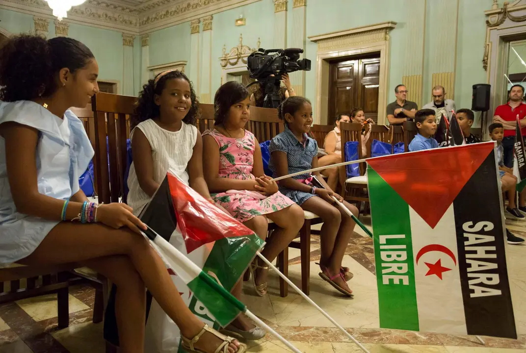 Recibimiento niños saharauis en el Ayuntamiento con Gabriel Cruz en la Alcaldía