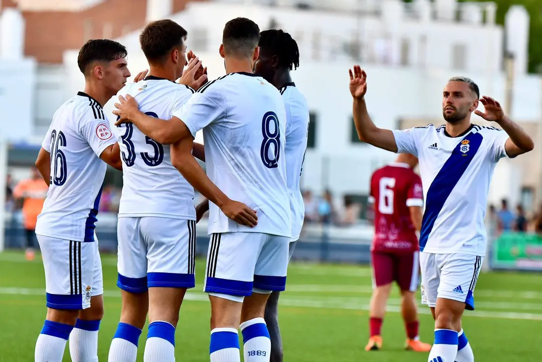 El Recre celebra uno de sus goles en Aracena.