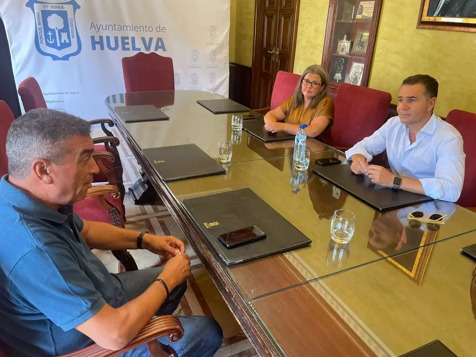 Reunión con los representantes de los vecinos de Las Colonias sobre el proyecto de reforma en la Fábrica de Harina