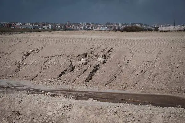 Apilamiento de fosfoyesos en Huelva, frente a la ciudad