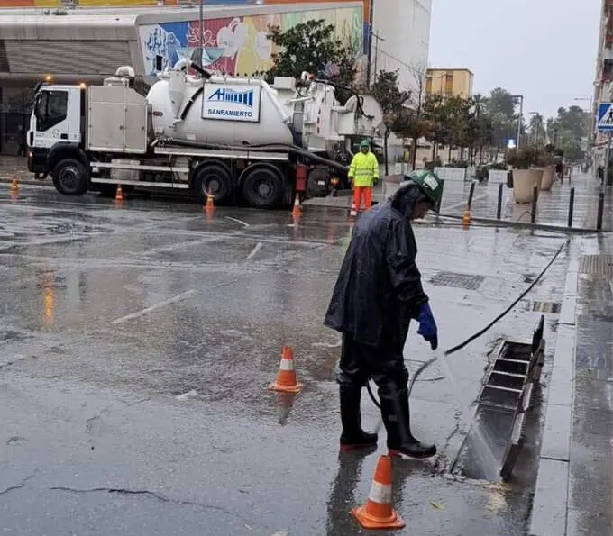 Trabajos preventivos de Aguas de Huelva en la capital