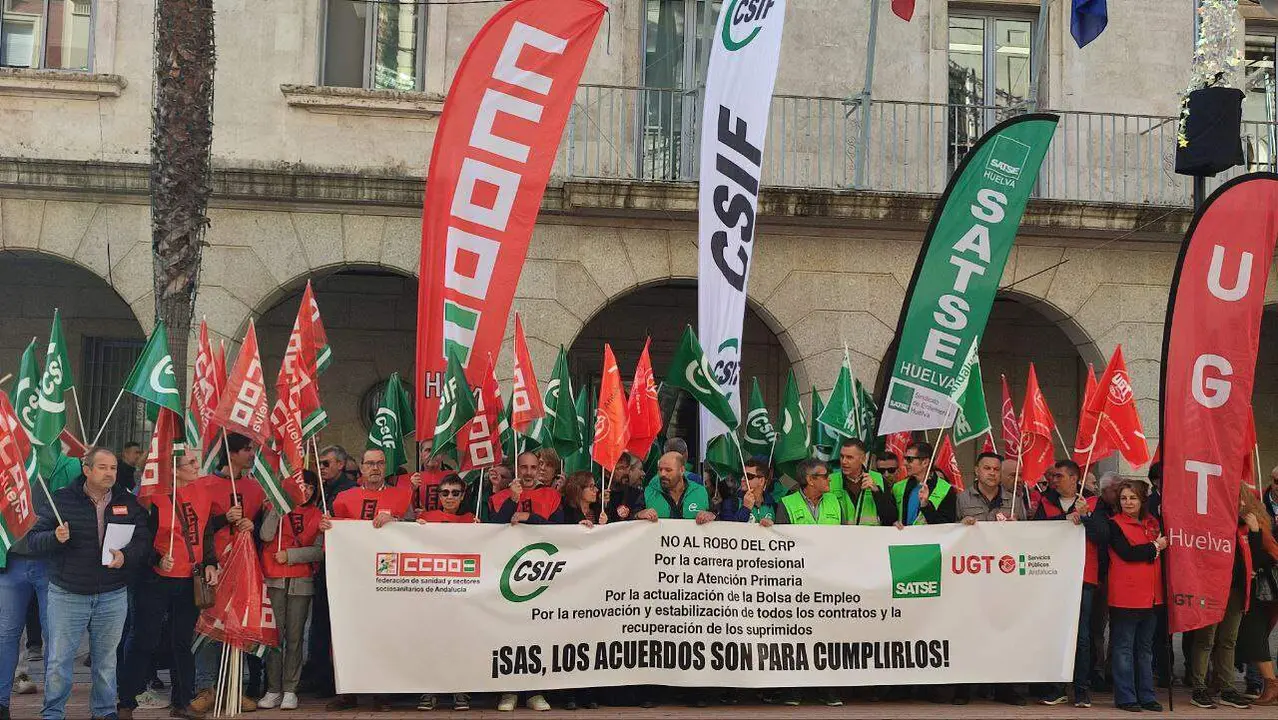 Concentración ante la Consejería de Salud