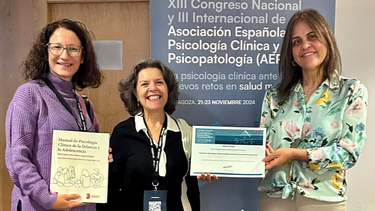 Entrega del reconocimiento a las facultativas onubenses