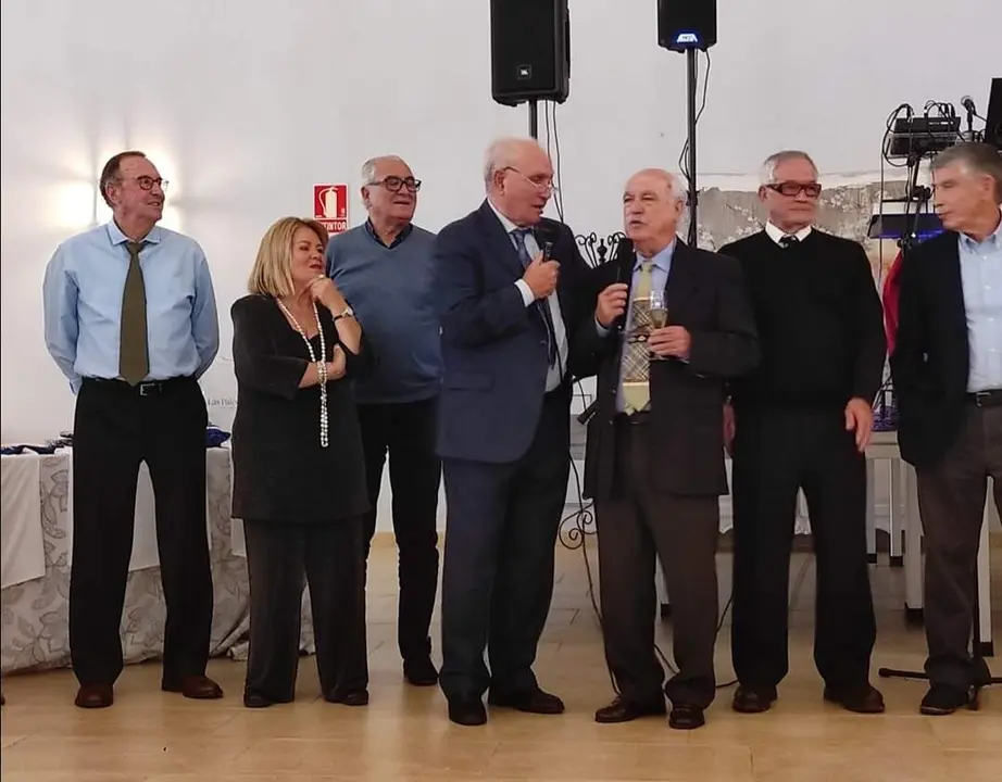 Insignias de oro en la convivencia de los Veteranos del Recreativo de Huelva