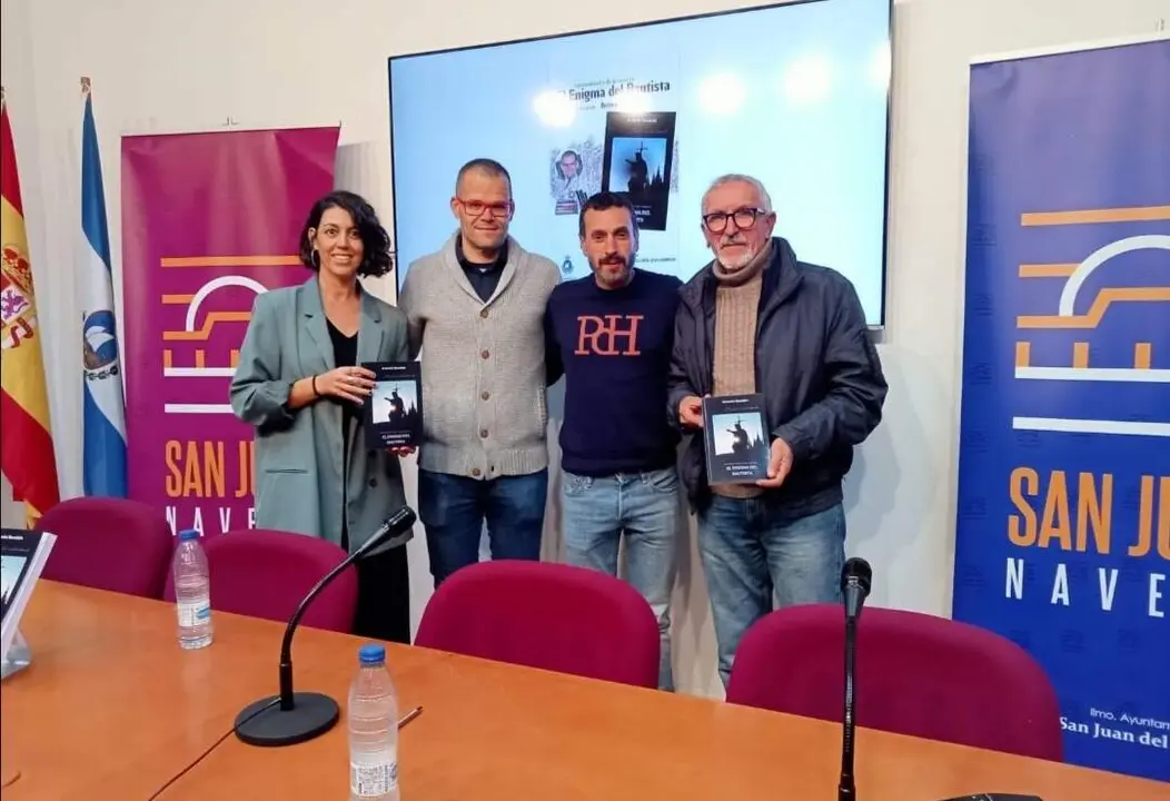 Momento de la presentación de la novela