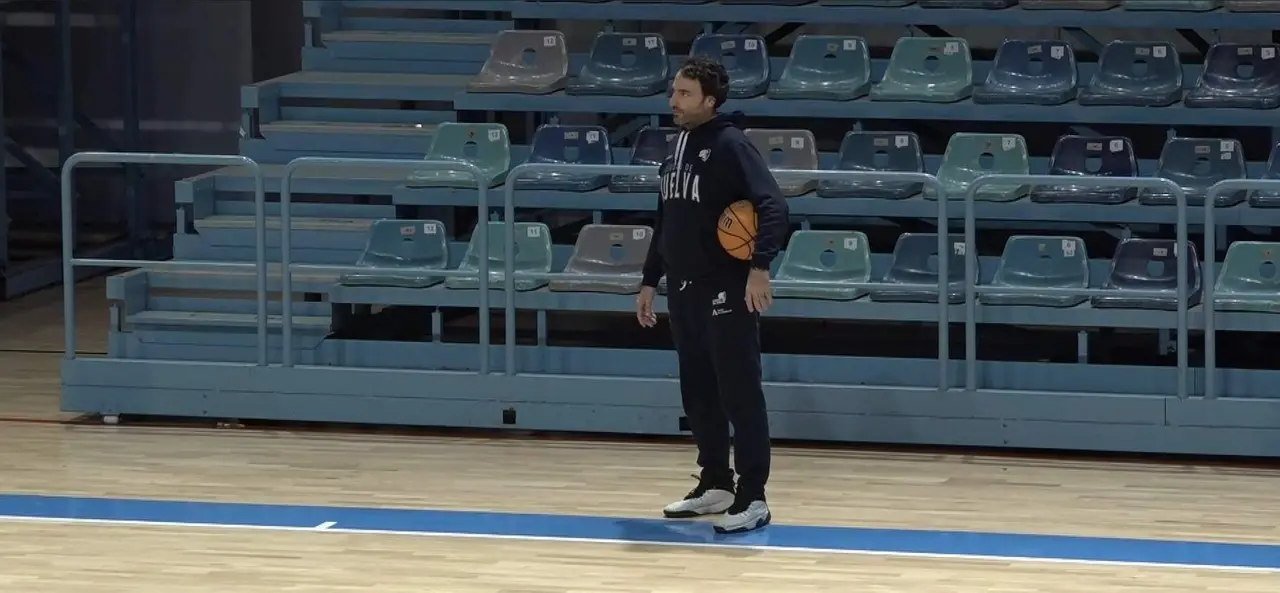Javi Castilla durante un entreno del Ciudad de Huelva.