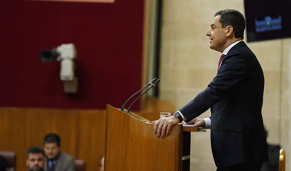 Juanma Moreno el día que anunció en el Parlamento las nuevas medidas