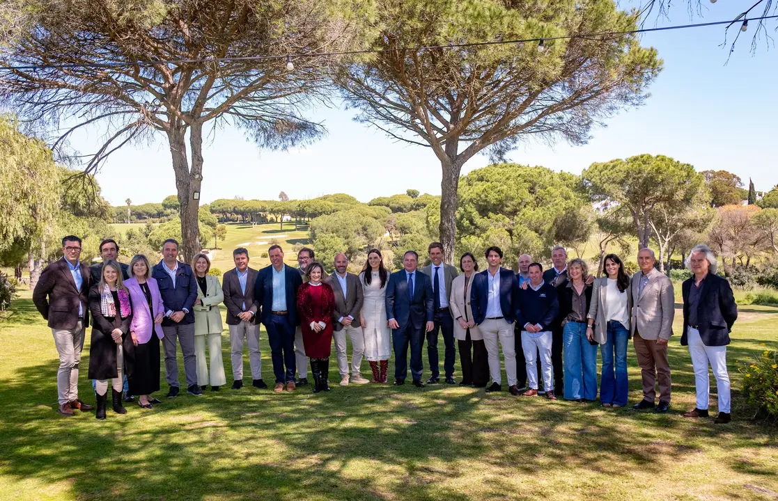 Foto de familia en la presentación del plan
