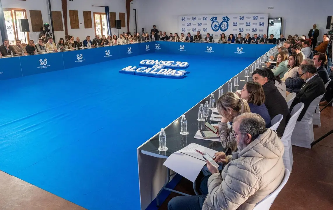Presentación del Pueblo Saludable en el pleno del Consejo de Alcaldes