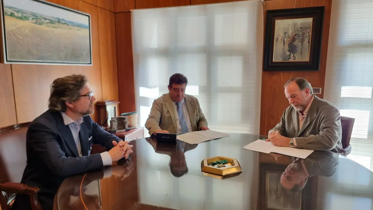 Momento de la firma del convenio