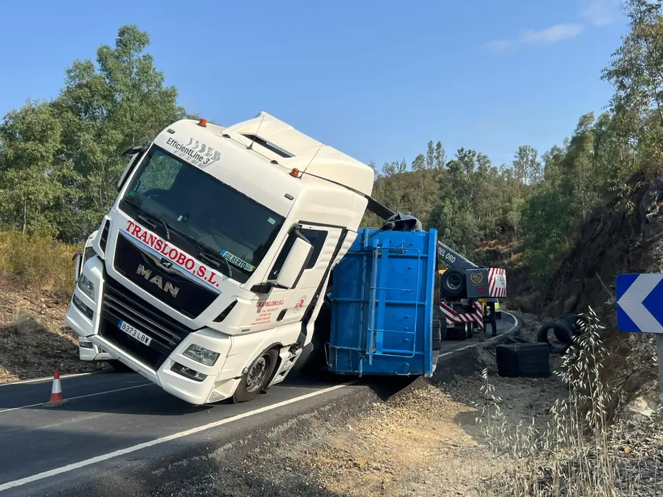 Imagen del camión siniestrado