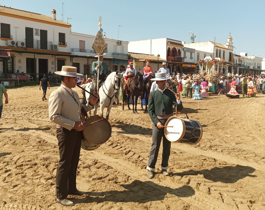 Hermandad de Torremolinos, primera en hacer la presentación. / Fotografía: Dani V.